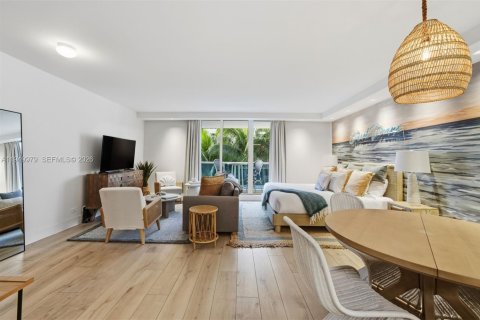 Купить кондоминиум в Майами-Бич, Флорида 55.74м2, № 2007107 - фото 11