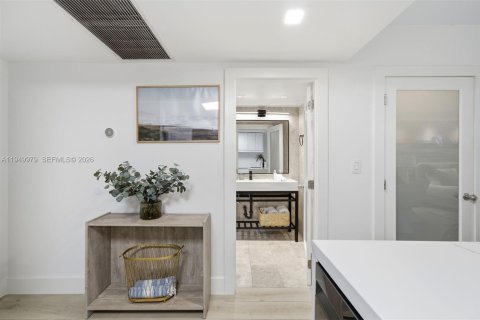 Купить кондоминиум в Майами-Бич, Флорида 55.74м2, № 2007107 - фото 8