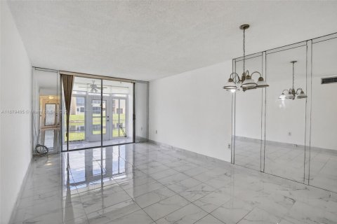 Copropriété à vendre à Sunrise, Floride: 1 chambre, 78.97 m2 № 1929497 - photo 13