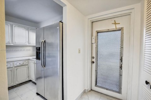 Copropriété à vendre à Sunrise, Floride: 1 chambre, 78.97 m2 № 1929497 - photo 9
