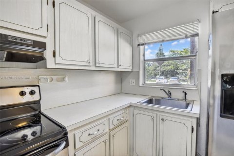 Copropriété à vendre à Sunrise, Floride: 1 chambre, 78.97 m2 № 1929497 - photo 11