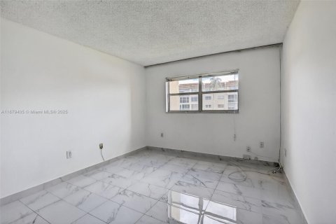 Copropriété à vendre à Sunrise, Floride: 1 chambre, 78.97 m2 № 1929497 - photo 22