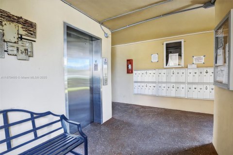 Copropriété à vendre à Sunrise, Floride: 1 chambre, 78.97 m2 № 1929497 - photo 28