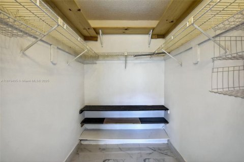 Copropriété à vendre à Sunrise, Floride: 1 chambre, 78.97 m2 № 1929497 - photo 23