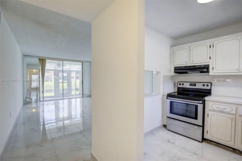 Copropriété à vendre à Sunrise, Floride: 1 chambre, 78.97 m2 № 1929497 - photo 8
