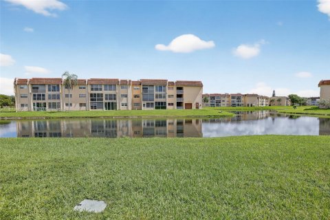 Copropriété à vendre à Sunrise, Floride: 1 chambre, 78.97 m2 № 1929497 - photo 4