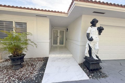 Villa ou maison à Miami Lakes, Floride 4 chambres, 192.12 m2 № 1943324