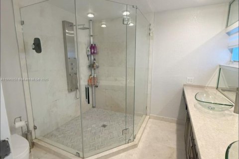 Villa ou maison à vendre à Miami Lakes, Floride: 4 chambres, 192.12 m2 № 1943324 - photo 21