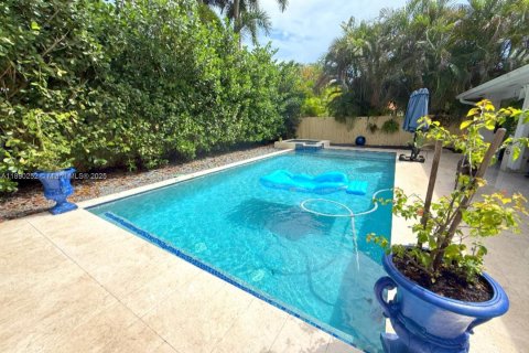 Villa ou maison à vendre à Miami Lakes, Floride: 4 chambres, 192.12 m2 № 1943324 - photo 7