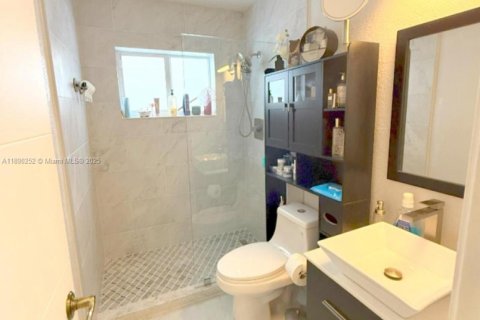 Villa ou maison à vendre à Miami Lakes, Floride: 4 chambres, 192.12 m2 № 1943324 - photo 26