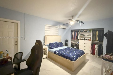 Villa ou maison à vendre à Miami Lakes, Floride: 4 chambres, 192.12 m2 № 1943324 - photo 25