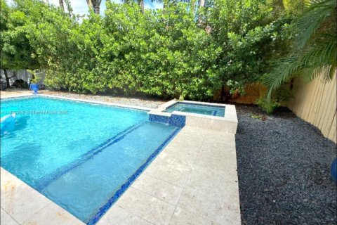 Villa ou maison à vendre à Miami Lakes, Floride: 4 chambres, 192.12 m2 № 1943324 - photo 8