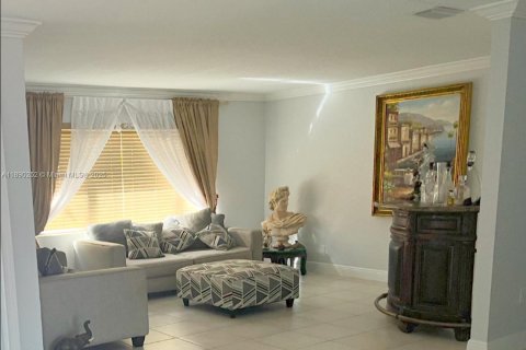 Villa ou maison à vendre à Miami Lakes, Floride: 4 chambres, 192.12 m2 № 1943324 - photo 12