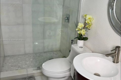 Villa ou maison à vendre à Miami Lakes, Floride: 4 chambres, 192.12 m2 № 1943324 - photo 27