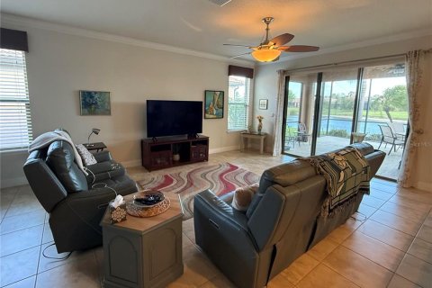 Villa ou maison à louer à Apollo Beach, Floride: 3 chambres, 203.46 m2 № 2152092 - photo 12