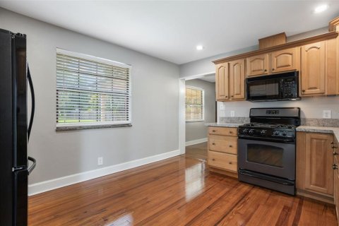 House in Orlando, Florida 4 bedrooms, 214.05 sq.m. № 1854545 - photo 18