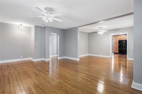 House in Orlando, Florida 4 bedrooms, 214.05 sq.m. № 1854545 - photo 13