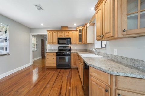 House in Orlando, Florida 4 bedrooms, 214.05 sq.m. № 1854545 - photo 17