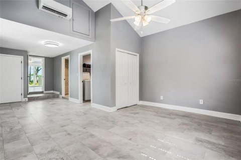 House in Orlando, Florida 4 bedrooms, 214.05 sq.m. № 1854545 - photo 25