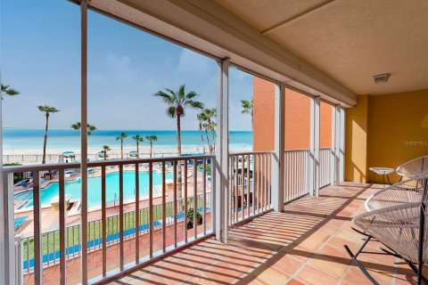 Condominio en venta en North Redington Beach, Florida, 2 dormitorios, 129.6 m2 № 1427756 - foto 3