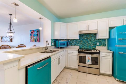Condominio en venta en North Redington Beach, Florida, 2 dormitorios, 129.6 m2 № 1427756 - foto 13