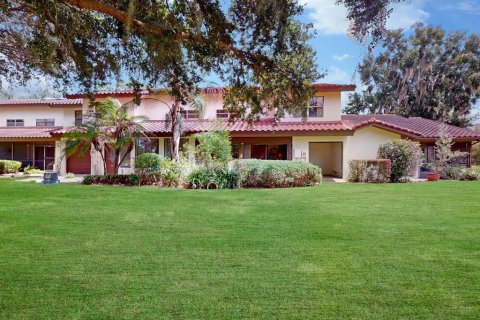 Townhouse in Haines City, Florida 3 bedrooms, 171.31 sq.m. № 2341820 - photo 24