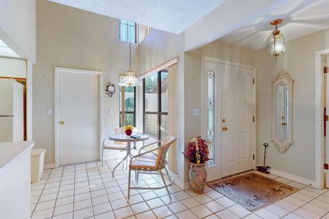 Townhouse in Haines City, Florida 3 bedrooms, 171.31 sq.m. № 2341820 - photo 6