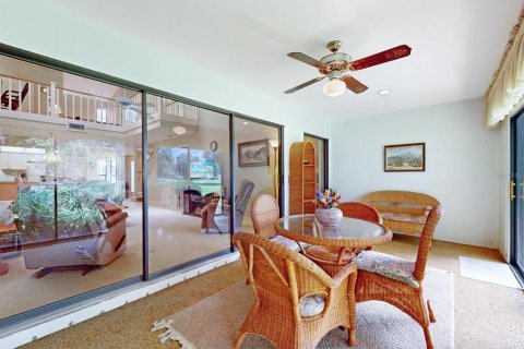 Townhouse in Haines City, Florida 3 bedrooms, 171.31 sq.m. № 2341820 - photo 22