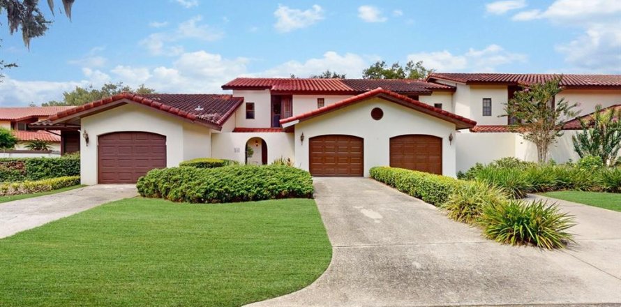 Townhouse in Haines City, Florida 3 bedrooms, 171.31 sq.m. № 2341820
