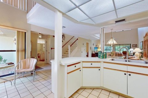 Townhouse in Haines City, Florida 3 bedrooms, 171.31 sq.m. № 2341820 - photo 13