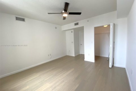 Condo in Aventura, Florida, 1 bedroom № 1959115 - photo 14