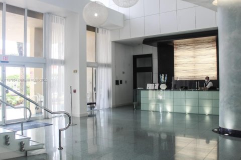 Condo in Aventura, Florida, 1 bedroom № 1959115 - photo 20