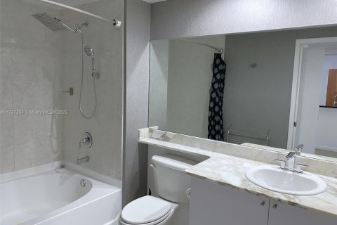 Condo in Aventura, Florida, 1 bedroom № 1959115 - photo 16