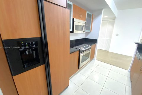 Condo in Aventura, Florida, 1 bedroom № 1959115 - photo 9