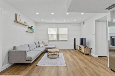 Condominio en venta en Treasure Island, Florida, 1 dormitorio, 53.88 m2 № 1543452 - foto 10