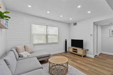 Condominio en venta en Treasure Island, Florida, 1 dormitorio, 53.88 m2 № 1543452 - foto 9