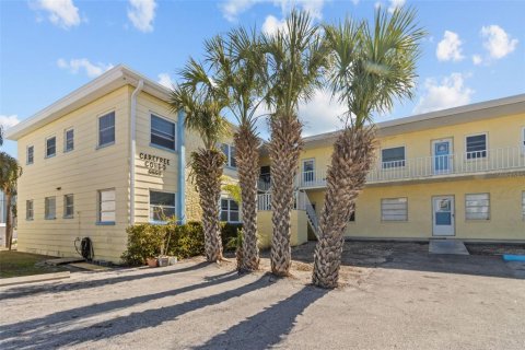 Condominio en venta en Treasure Island, Florida, 1 dormitorio, 53.88 m2 № 1543452 - foto 1
