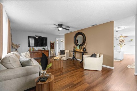 House in Ocala, Florida 3 bedrooms, 165.37 sq.m. № 2142608 - photo 24