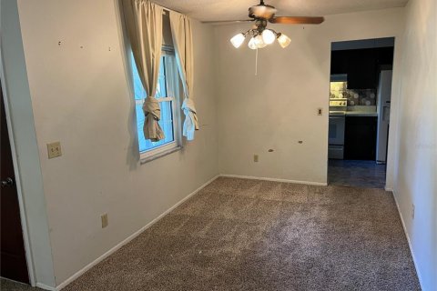 House in Casselberry, Florida 4 bedrooms, 118.17 sq.m. № 1871236 - photo 4