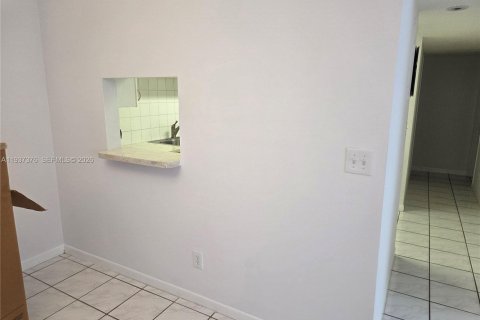 Купить кондоминиум в Корал-Спрингс, Флорида 2 спальни, 108.7м2, № 1996514 - фото 10