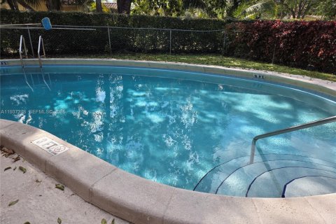 Купить кондоминиум в Корал-Спрингс, Флорида 2 спальни, 108.7м2, № 1996514 - фото 3