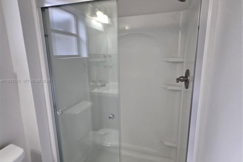 Купить кондоминиум в Корал-Спрингс, Флорида 2 спальни, 108.7м2, № 1996514 - фото 13