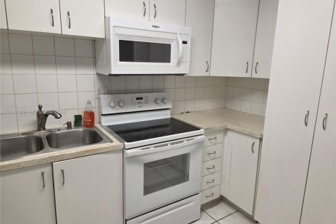 Купить кондоминиум в Корал-Спрингс, Флорида 2 спальни, 108.7м2, № 1996514 - фото 7