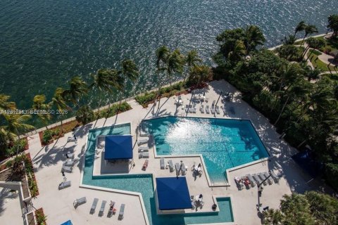 Condo in Miami, Florida, 2 bedrooms № 2075907 - photo 29