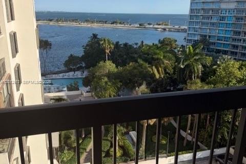 Condo in Miami, Florida, 2 bedrooms № 2075907 - photo 11