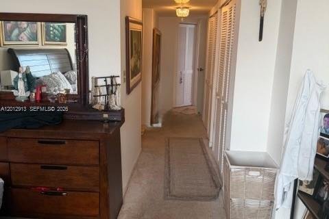 Condo in Miami, Florida, 2 bedrooms № 2075907 - photo 15
