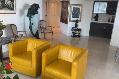 Condo in Miami, Florida, 2 bedrooms № 2075907 - photo 5
