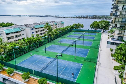 Condo in Miami, Florida, 2 bedrooms № 2075907 - photo 25