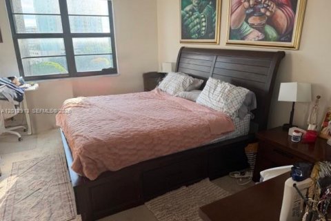Condo in Miami, Florida, 2 bedrooms № 2075907 - photo 14
