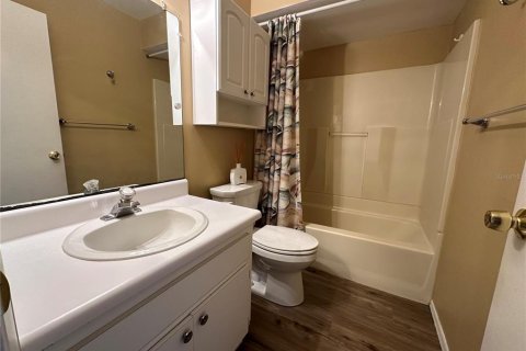 Condominio en alquiler en Sarasota, Florida, 2 dormitorios, 77.76 m2 № 1908384 - foto 6